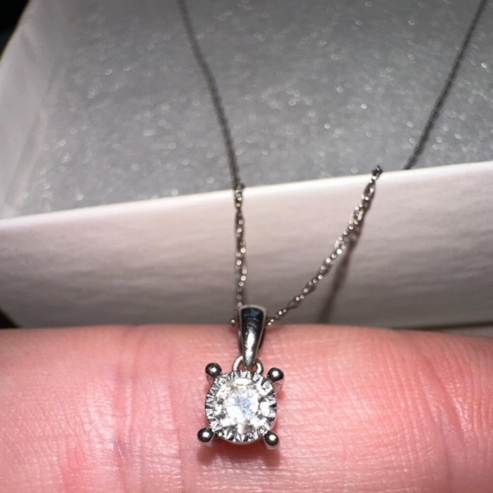 Elegant 10k Gold Diamond Necklace